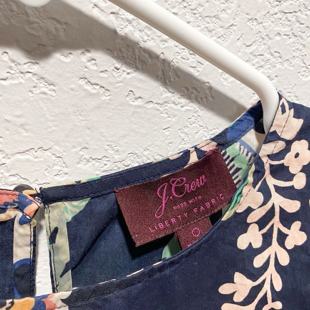 J. CREW Liberty Blouse Top in Symphony Floral Women’s 0 Navy Sleeveless Tank - Picture 7 of 10